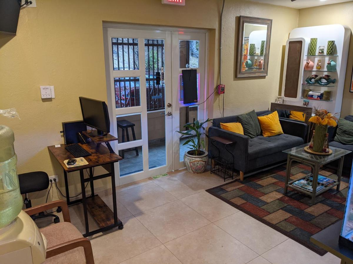 Midtown Guest House Charlotte Amalie Eksteriør billede