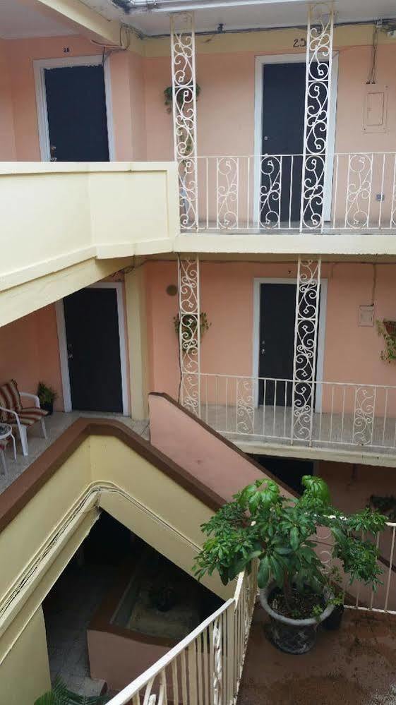 Midtown Guest House Charlotte Amalie Eksteriør billede